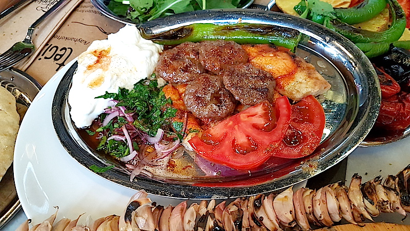 Kayhan Köftecisi Köfte Kebabı