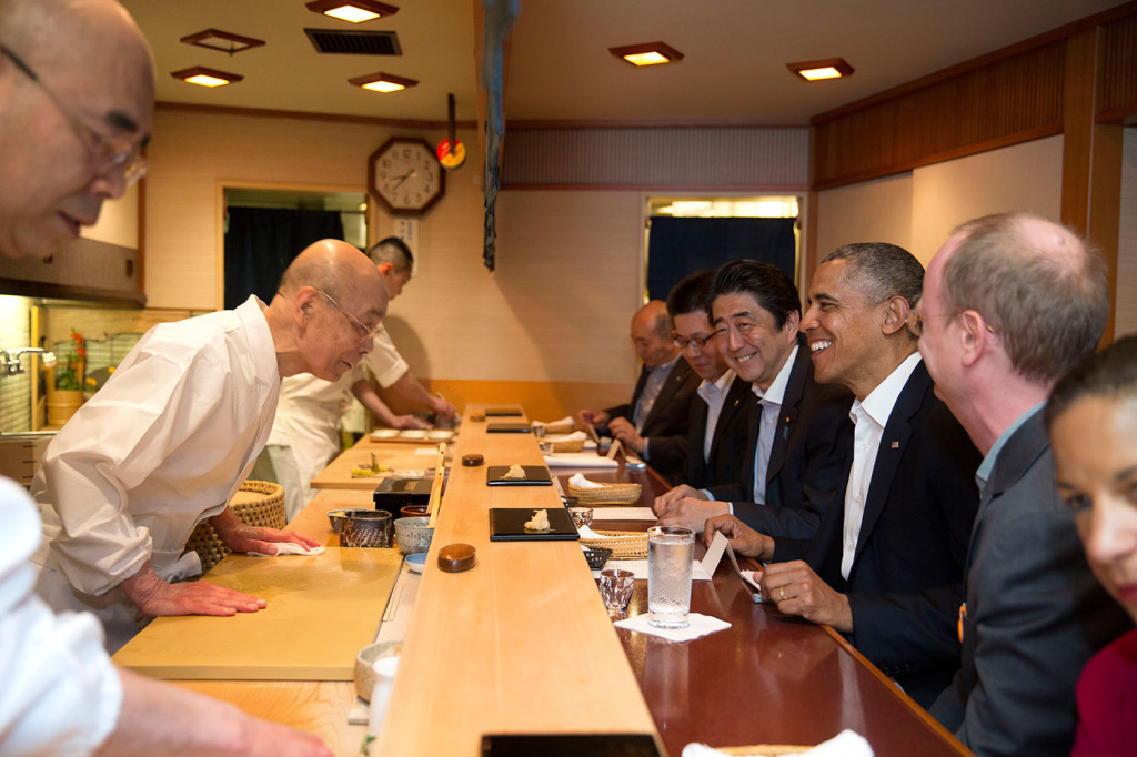 Barack_Obama_and_Shinzo_Abe_at_Sukyabashi_Jiro_April_2014